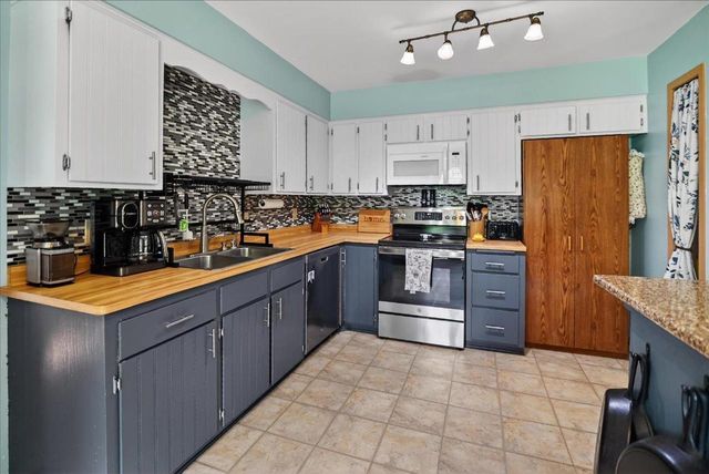 3795 Sunhill Drive, Madison, WI 53718