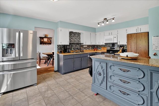 3795 Sunhill Drive, Madison, WI 53718