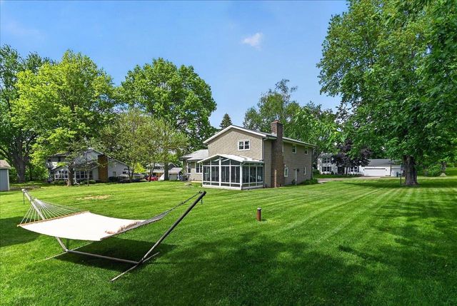 3795 Sunhill Drive, Madison, WI 53718