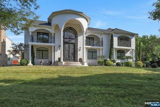 574 Mill Run, Paramus, NJ 07652