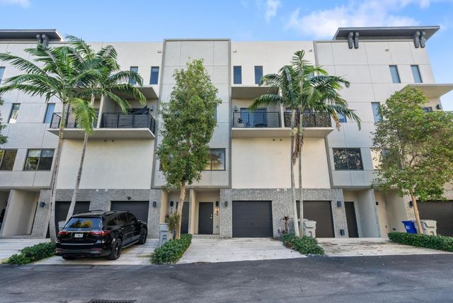 180 SE 4TH Terrace, Pompano Beach, FL 33060
