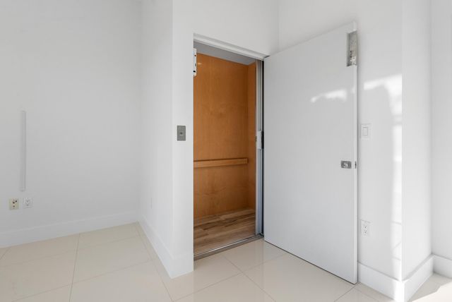 180 SE 4TH Terrace, Pompano Beach, FL 33060