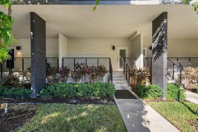 180 SE 4TH Terrace, Pompano Beach, FL 33060