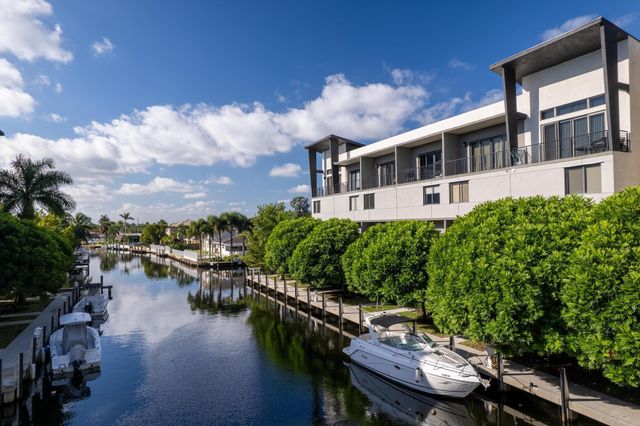 180 SE 4TH Terrace, Pompano Beach, FL 33060