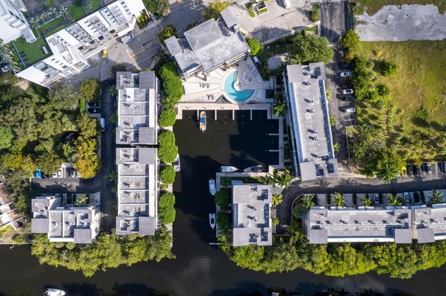 180 SE 4TH Terrace, Pompano Beach, FL 33060