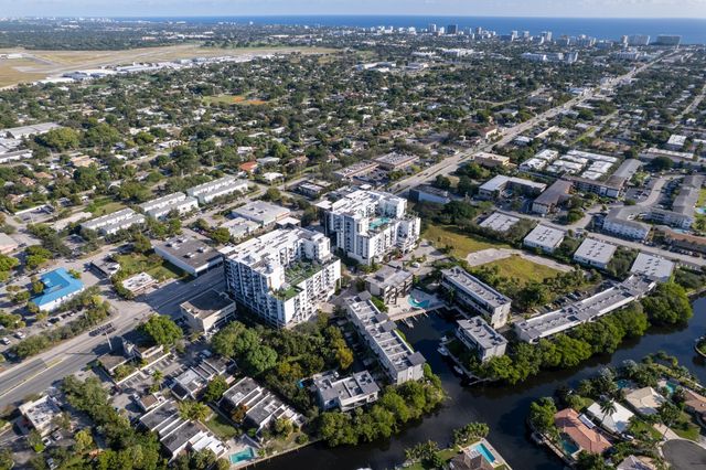 180 SE 4TH Terrace, Pompano Beach, FL 33060