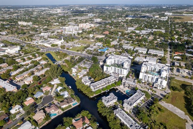 180 SE 4TH Terrace, Pompano Beach, FL 33060