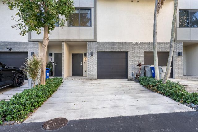 180 SE 4TH Terrace, Pompano Beach, FL 33060