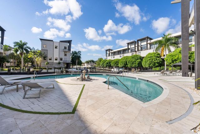 180 SE 4TH Terrace, Pompano Beach, FL 33060