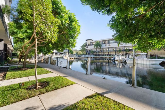 180 SE 4TH Terrace, Pompano Beach, FL 33060