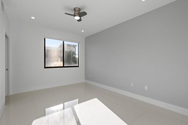 180 SE 4TH Terrace, Pompano Beach, FL 33060