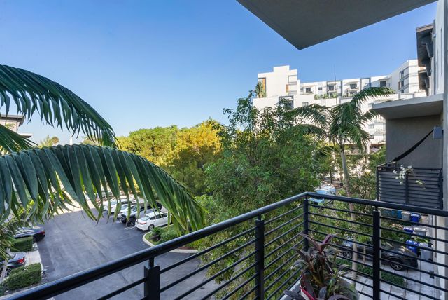 180 SE 4TH Terrace, Pompano Beach, FL 33060