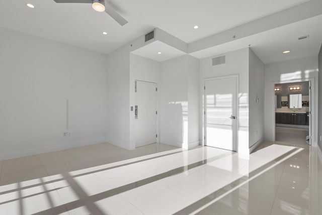 180 SE 4TH Terrace, Pompano Beach, FL 33060