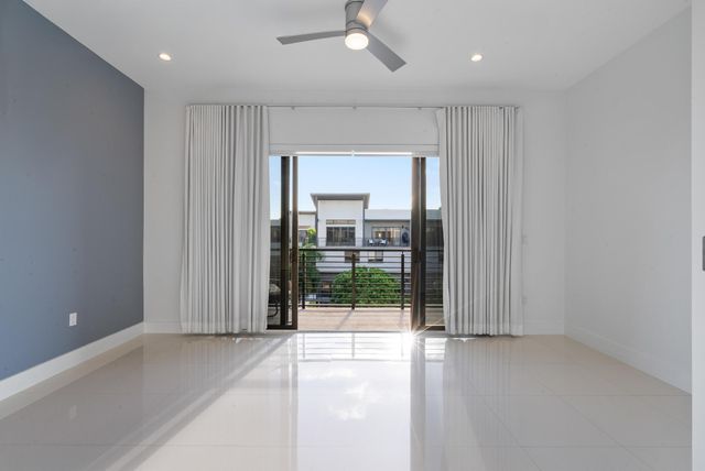 180 SE 4TH Terrace, Pompano Beach, FL 33060
