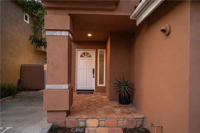 208 Calabria Court, Costa Mesa, CA 92627