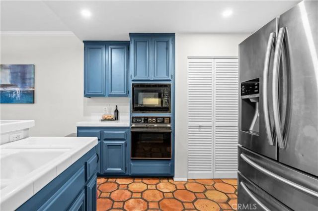 208 Calabria Court, Costa Mesa, CA 92627