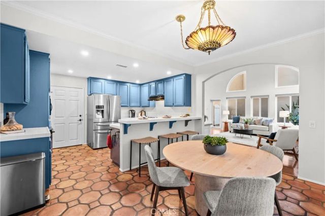 208 Calabria Court, Costa Mesa, CA 92627