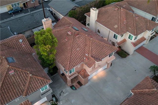 208 Calabria Court, Costa Mesa, CA 92627