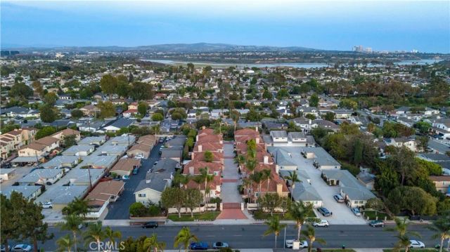 208 Calabria Court, Costa Mesa, CA 92627