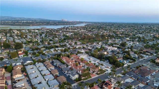 208 Calabria Court, Costa Mesa, CA 92627