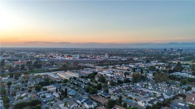 208 Calabria Court, Costa Mesa, CA 92627