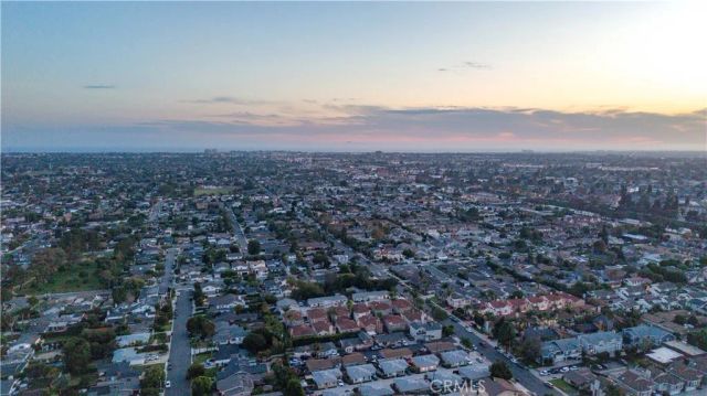 208 Calabria Court, Costa Mesa, CA 92627