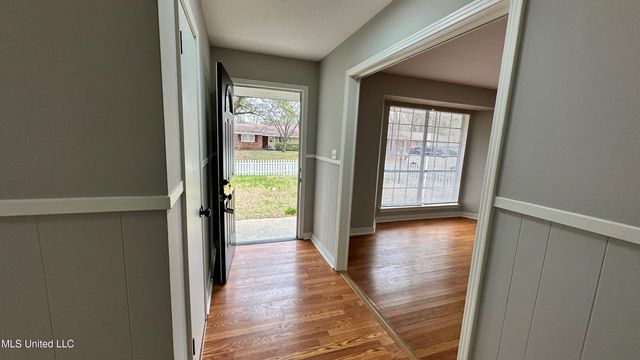 5849 Medallion Drive, Jackson, MS 39211