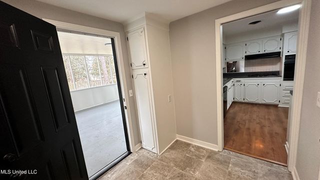 5849 Medallion Drive, Jackson, MS 39211