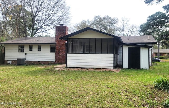 5849 Medallion Drive, Jackson, MS 39211