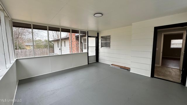 5849 Medallion Drive, Jackson, MS 39211