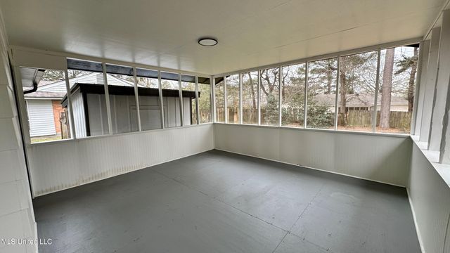 5849 Medallion Drive, Jackson, MS 39211