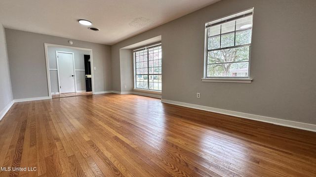 5849 Medallion Drive, Jackson, MS 39211