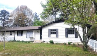 5849 Medallion Drive, Jackson, MS 39211