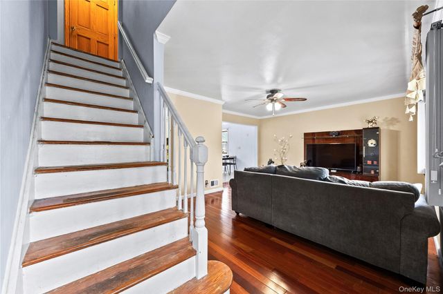 110 Briarcliff Road, Westbury, NY 11590