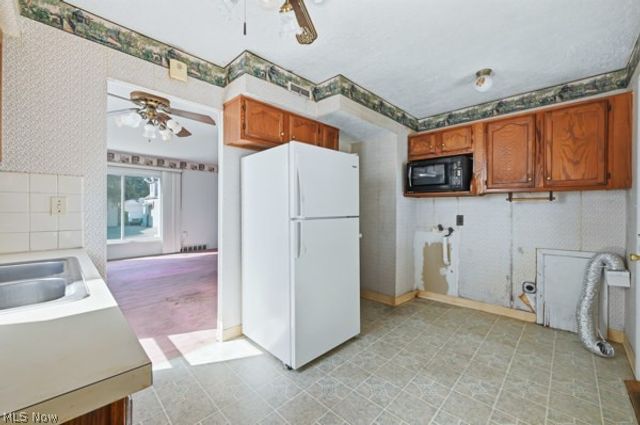 29940 Phillips Avenue, Wickliffe, OH 44092