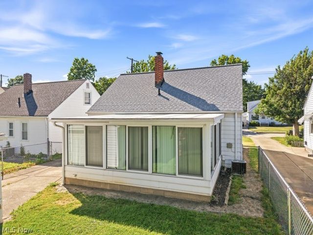 29940 Phillips Avenue, Wickliffe, OH 44092