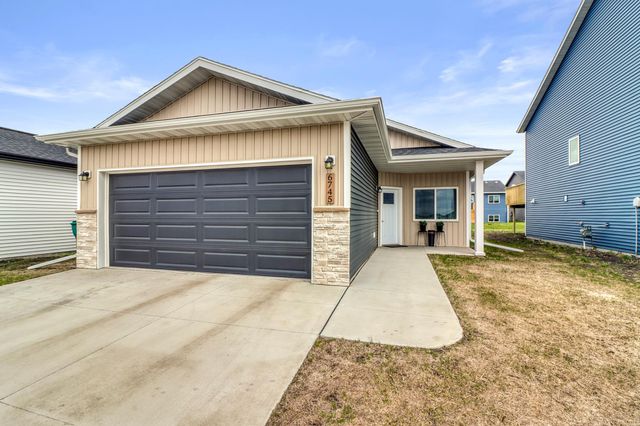 6745 67th Avenue S, Horace, ND 58047