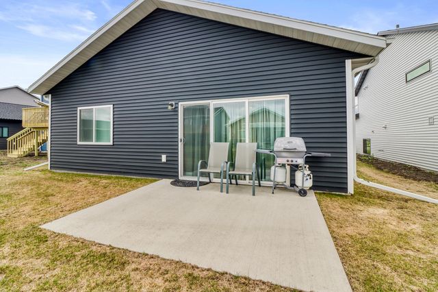6745 67th Avenue S, Horace, ND 58047