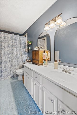 1312 Blackwood Court, Jeffersonville, IN 47130