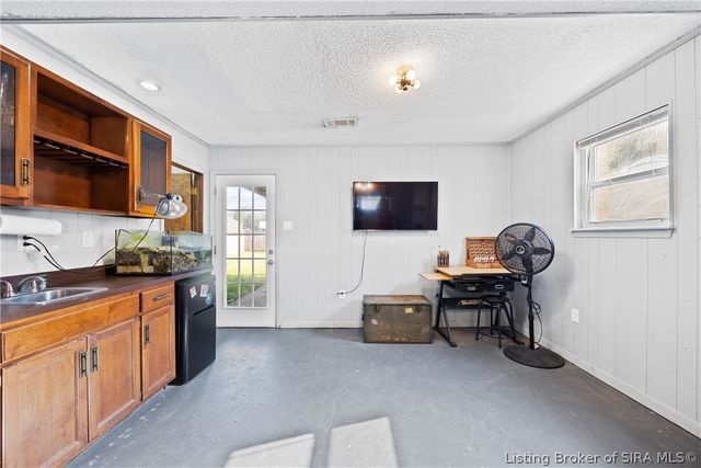 1312 Blackwood Court, Jeffersonville, IN 47130