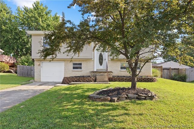 1312 Blackwood Court, Jeffersonville, IN 47130