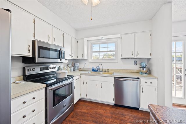 1312 Blackwood Court, Jeffersonville, IN 47130