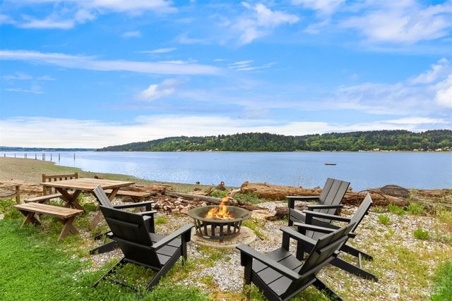 4331 Rhodes End NE, Bainbridge Island, WA 98110