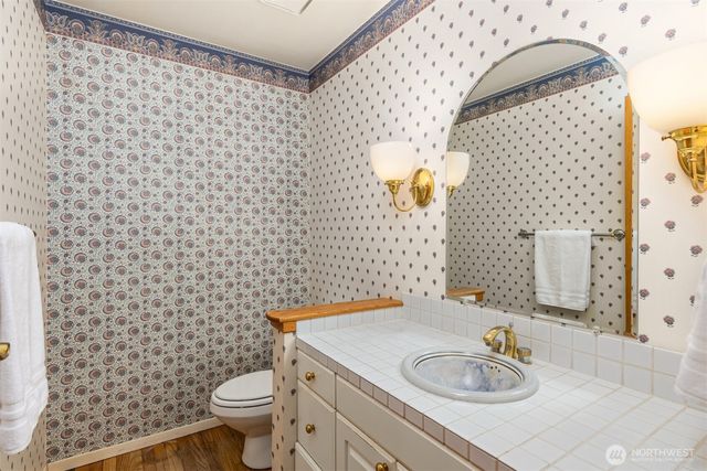 4331 Rhodes End NE, Bainbridge Island, WA 98110