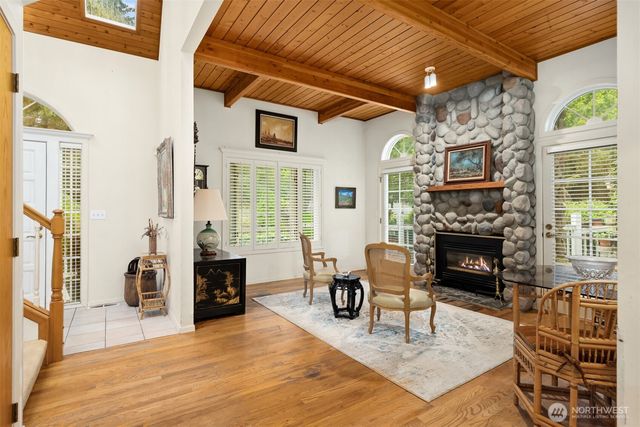 4331 Rhodes End NE, Bainbridge Island, WA 98110
