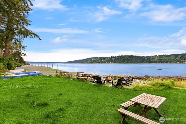 4331 Rhodes End NE, Bainbridge Island, WA 98110