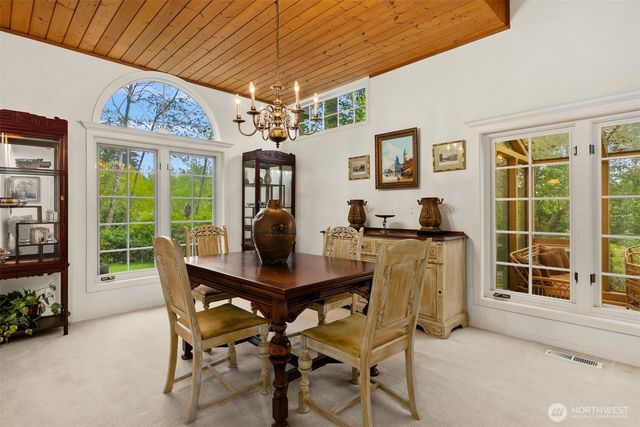 4331 Rhodes End NE, Bainbridge Island, WA 98110