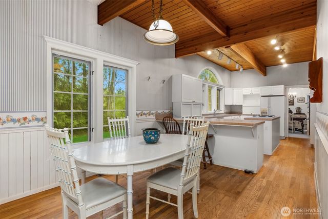 4331 Rhodes End NE, Bainbridge Island, WA 98110
