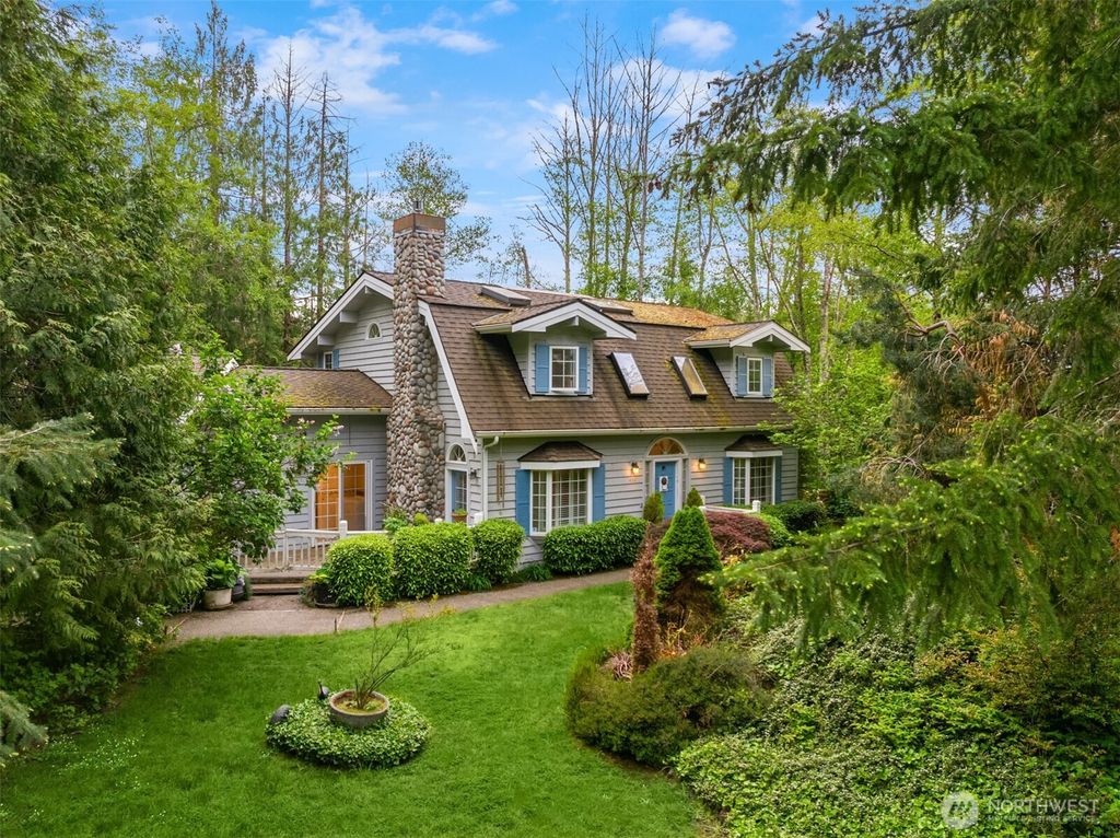 4331 Rhodes End NE, Bainbridge Island, WA 98110