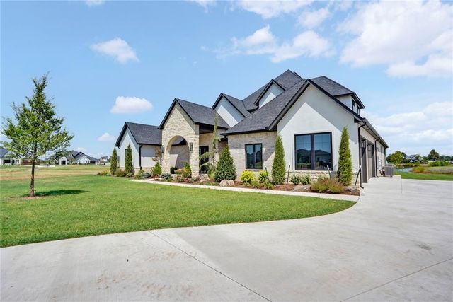 22312 Pine Bluff Way, Edmond, OK 73025